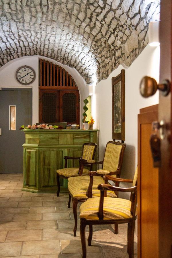 S'Ammentu House Hotel Bosa Buitenkant foto