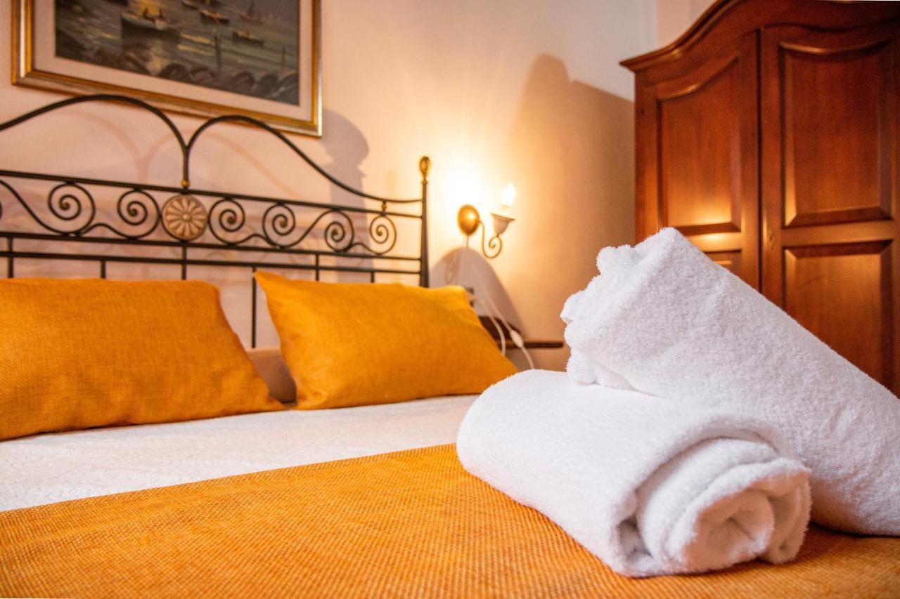 S'Ammentu House Hotel Bosa Buitenkant foto