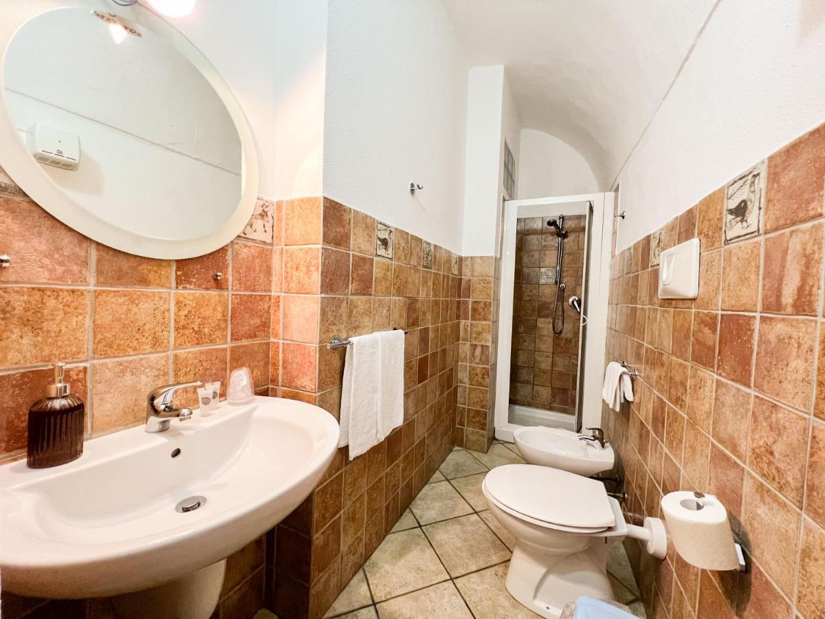 S'Ammentu House Hotel Bosa Buitenkant foto
